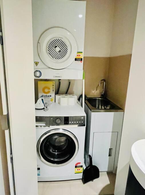 Abbotsford Apartment: Yarra River & Cbd Nearby